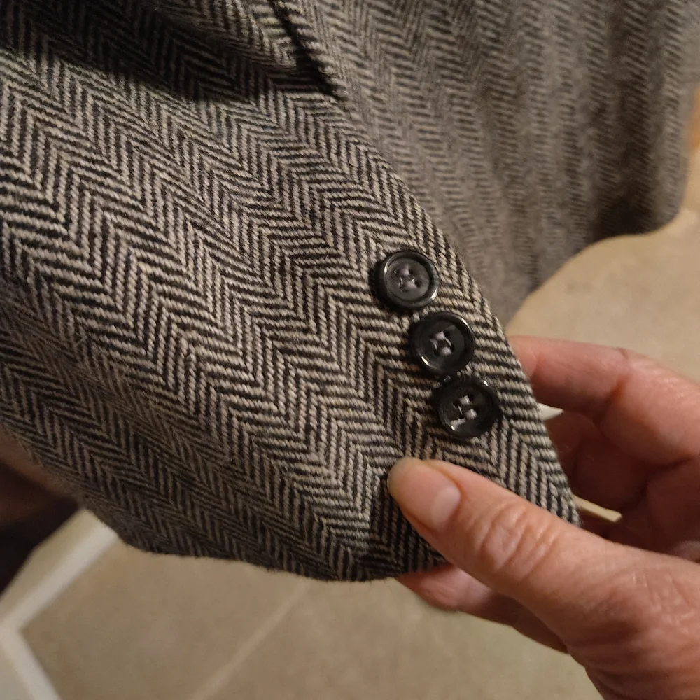 Classic Gray Tweed Blazer - Picture 5 of 14